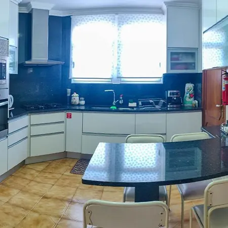 Casa Da Cerca Achada De Gaula * سانتا كروز